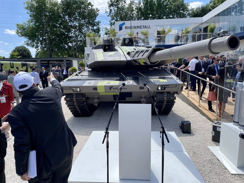 Rheinmetall pitches Panther battle tank as heir to the Leopard