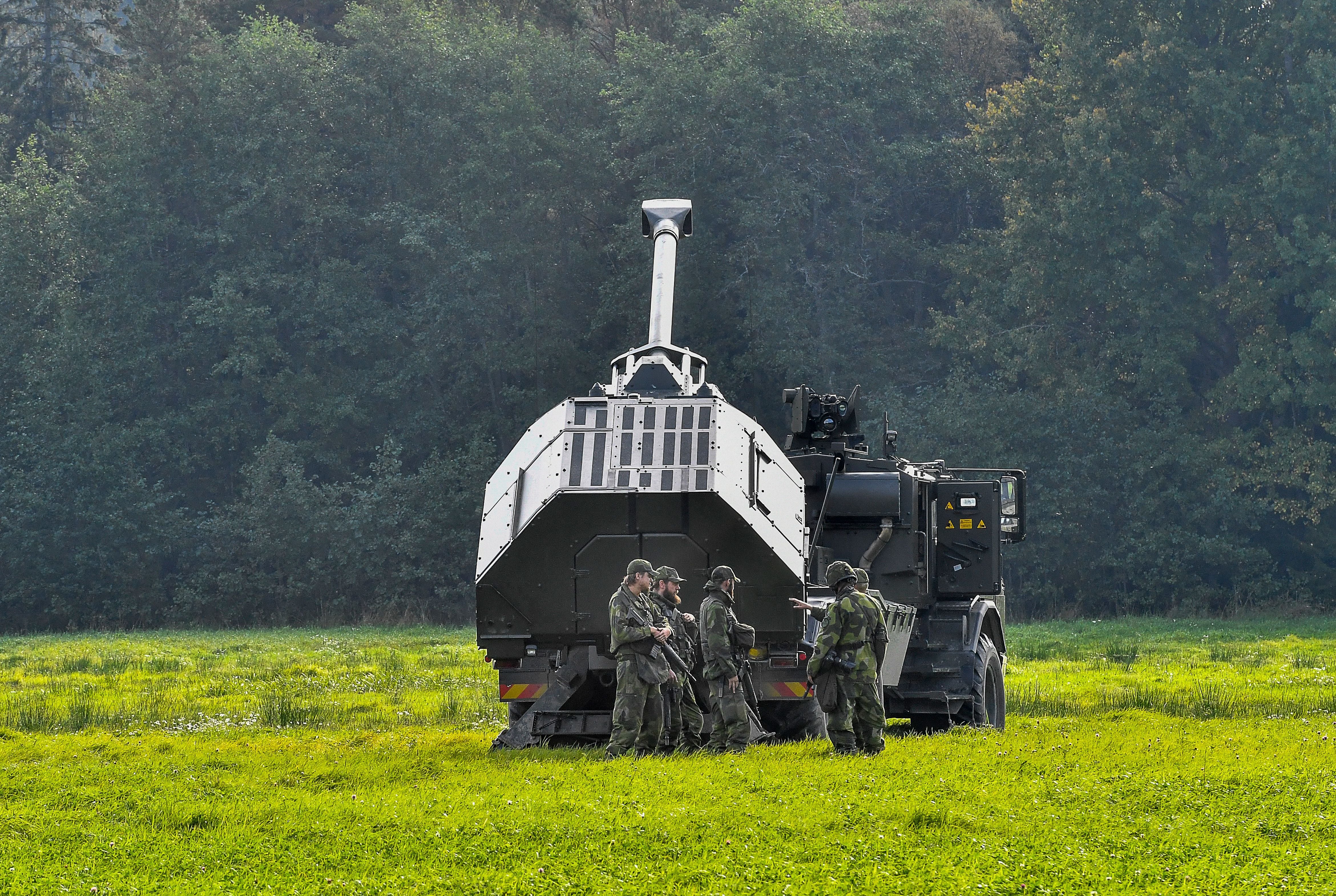 Babcock, Rheinmetall UK join BAE push for British Army's howitzer