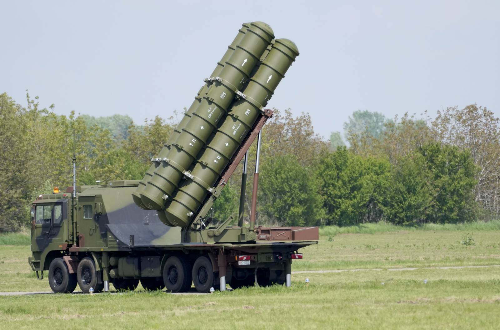 Serbia shows off new Chinese anti-aircraft missile system