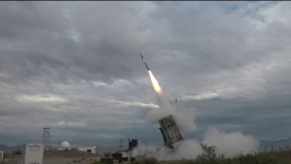 Soldiers work with Marines as the Corps ramps up its air defenses