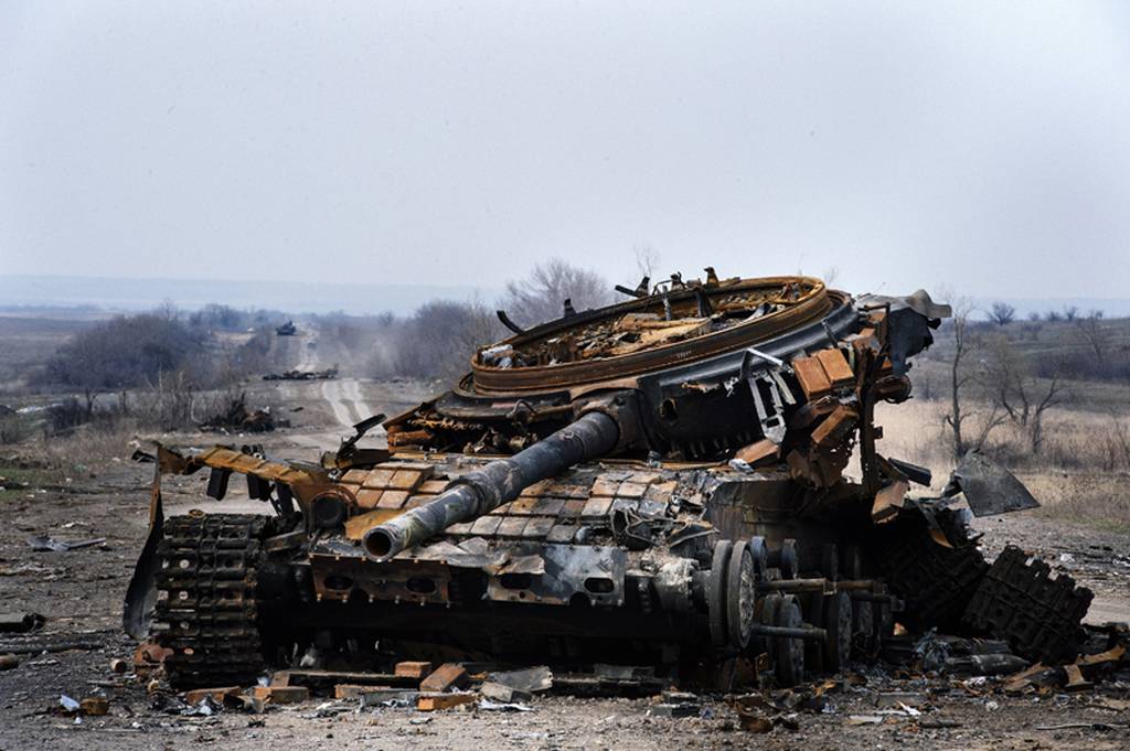 Russian Tank Turret Blown Off Ukraine