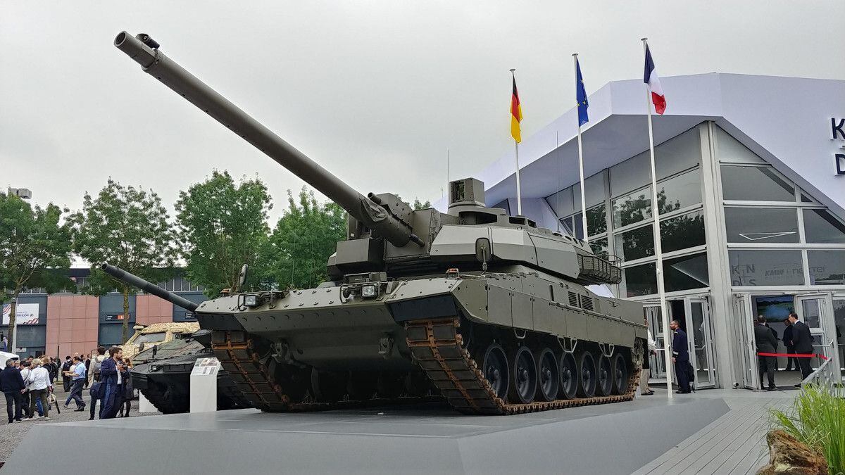 British Challenger 2 Tank is Decimating Russian Armored Vehicles