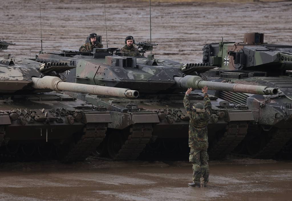 heavy battle tanks